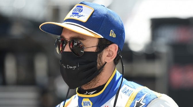 Chase Elliott keeps rolling, sweeps stages at Bristol