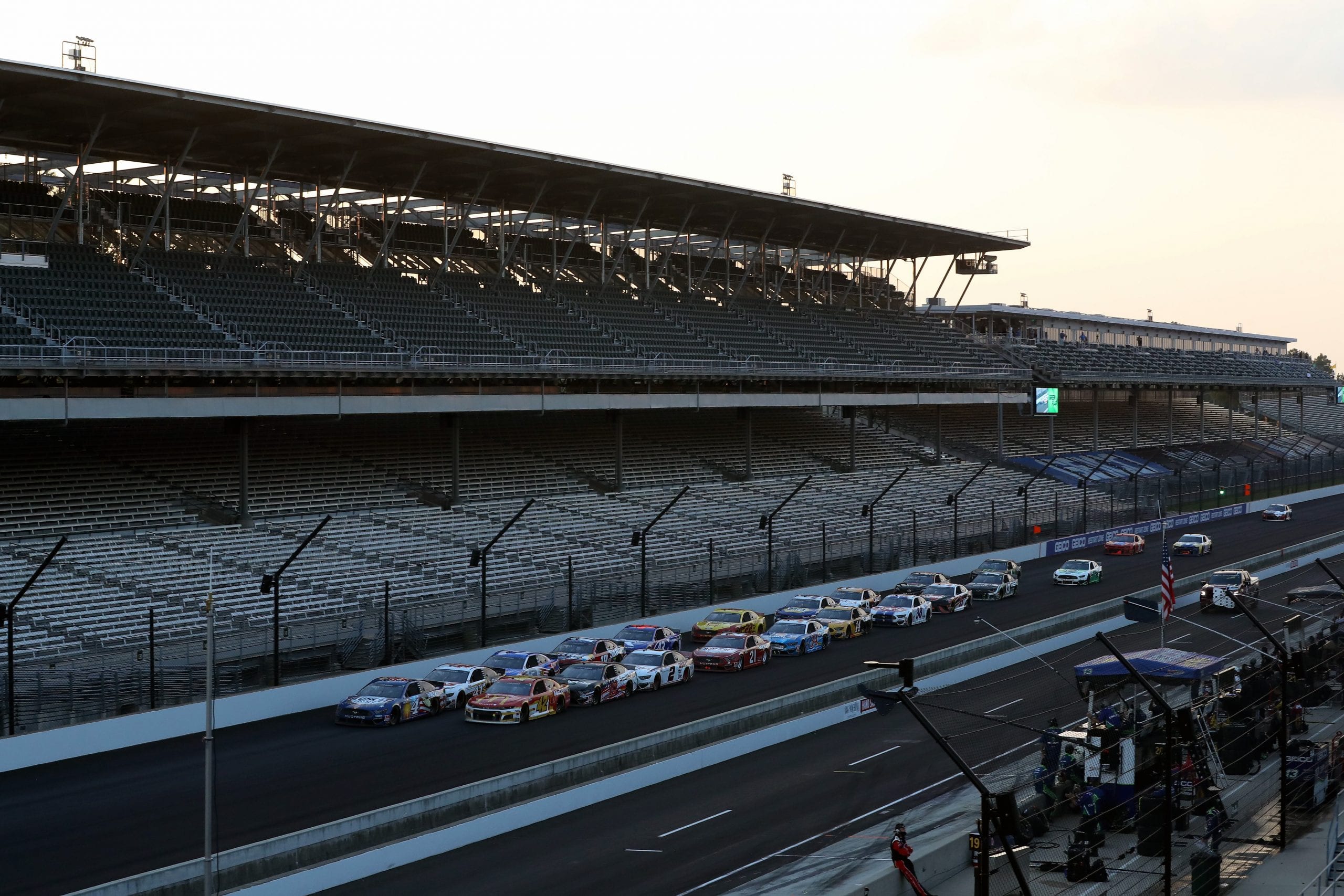 Indianapolis Mayhem Elliotts Lead The Nascar Playoff Story - l91oql2