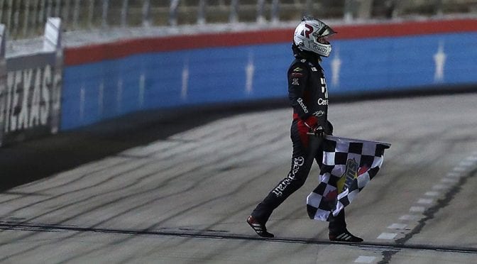 Featured image for Kyle Busch edges rookie Eckes for Gander Trucks victory at Texas