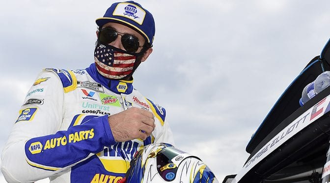 Chase Elliott wins Busch Pole Award for season finale at Phoenix