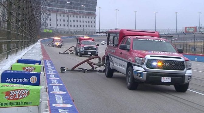 Featured Image for Wet conditions delay Wednesday resumption of Cup playoff race at Texas; aiming for 5 p.m. ET command