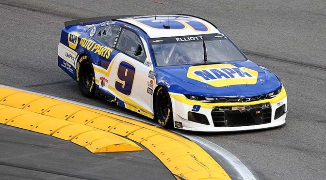 Featured Image for Late-race spin snaps Chase Elliott’s road-course win streak at four