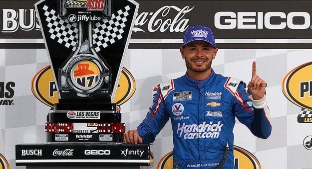 Larson wins Las Vegas