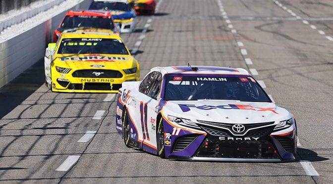 Featured image for Dominant days turn sour for Hamlin, Blaney in late going at Martinsville