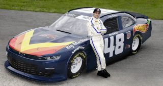 Big Machine Racing honors Dan Gurney with Darlington throwback