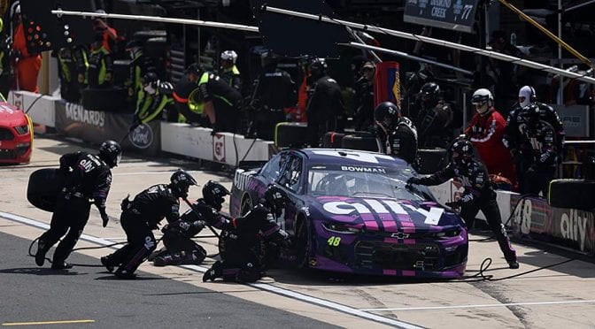 Featured Image for ‘Weirdos’ to winners: No. 48 pit crew, Alex Bowman toast quick work in Dover victory