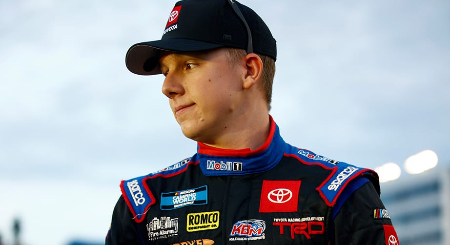 www.nascar.com