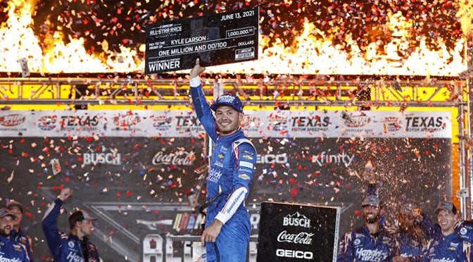 Featured Image for NASCAR betting: Sportsbooks likely to be sweating Kyle Larson until Phoenix