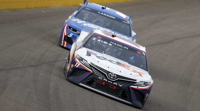 Featured Image for Hamlin vs. Larson: The race for the regular-season championship is heating up