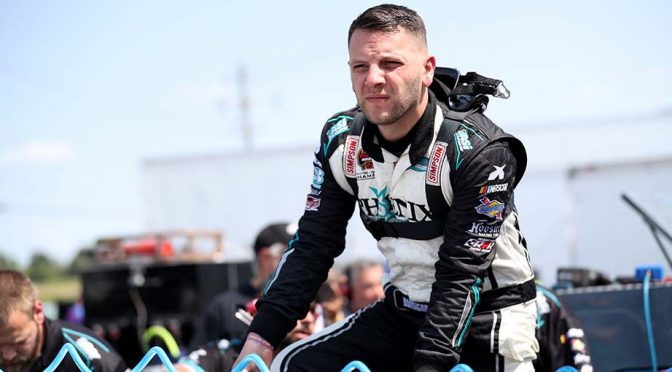 Whelen Modified Tour championship battle heats up with four races to go