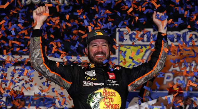 Martin Truex Jr. rolls to Richmond win, advances in NASCAR Playoffs