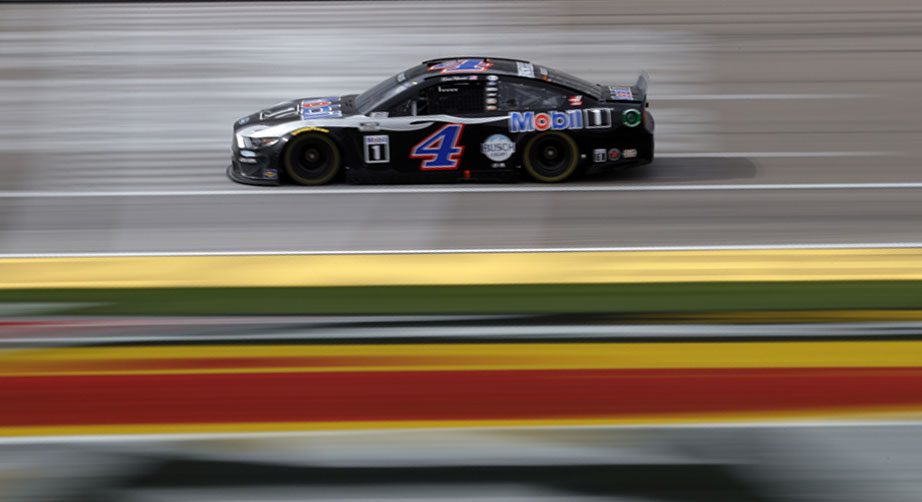 Kevin Harvick Lvms Blur