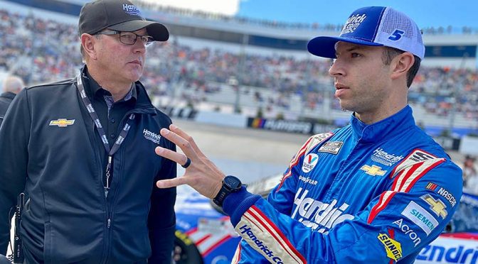 Rarely rattled, No. 5 crew chief Cliff Daniels guides Larson’s path to Phoenix title shot
