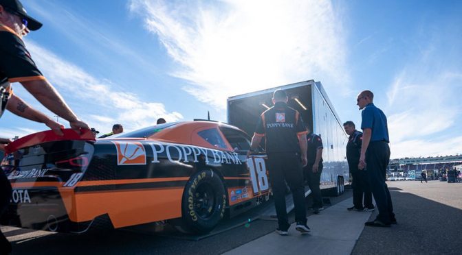 Daniel Hemric’s No. 18 JGR car arrives late to Phoenix after hauler breakdown