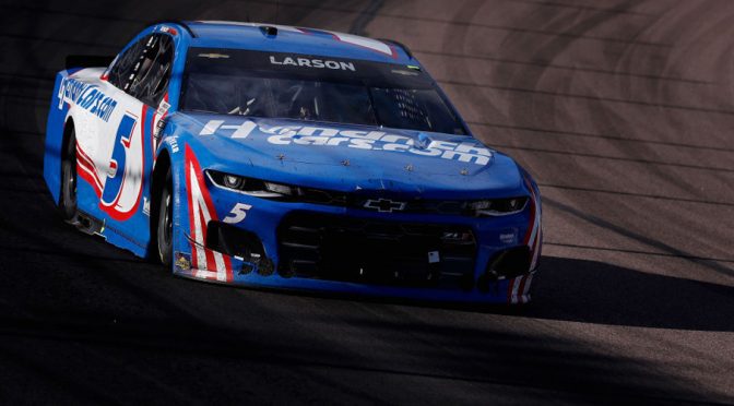 Featured Image for NASCAR betting: Is market overextended on Kyle Larson in Cup Series championship?