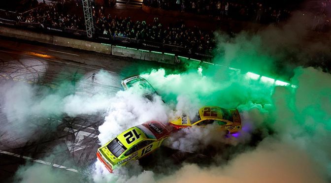 Penske teamwork creates three-headed monster burnout at Nashville