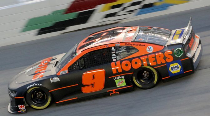 Featured Image for Hendrick Motorsports, Hooters renew No. 9 sponsorship for three years