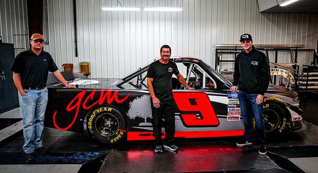 CR7 Motorsports adds Blaine Perkins for full-time Camping World Trucks ride in 2022