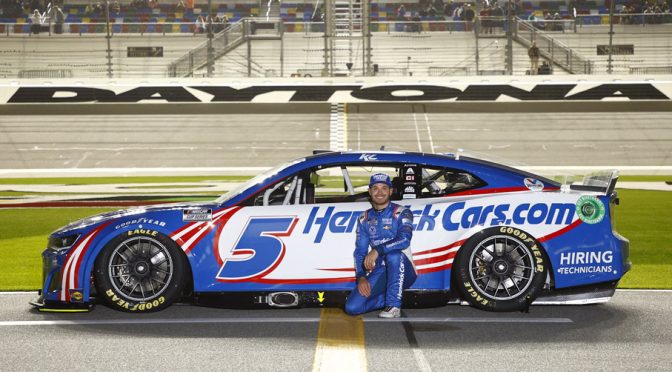 Defending champion Kyle Larson earns Busch Light Pole for 2022 Daytona 500