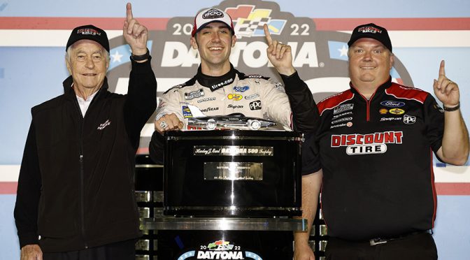 Rookie Austin Cindric gets first NASCAR Cup Series win in thrilling 2022 Daytona 500