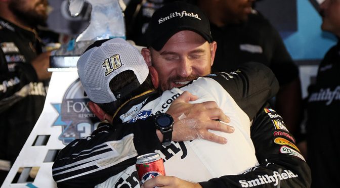 Featured Image for SHR veterans Almirola, Harvick reveal key to 2022 rebound — and it’s Mike Bugarewicz