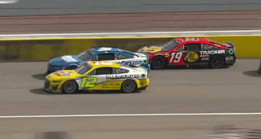 Some big, spicy, four-wide moves from Erik Jones.
