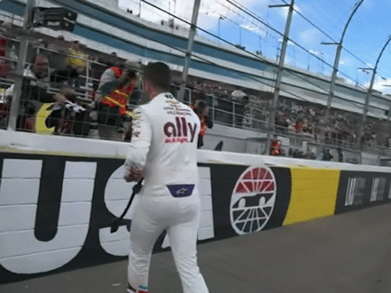 A lucky victory No. 7 for Bowman in Las Vegas. Fitting!