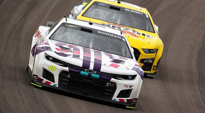 Featured image for Alex Bowman holds off Larson with overtime surge for Las Vegas win