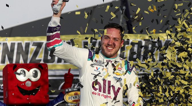 Alex Bowman, Kyle Busch talk after Las Vegas frustration