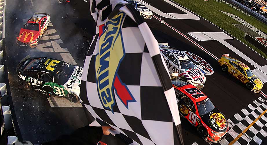 Trackhouse, 23XI Racing put their mark on late-lap fracas at Atlanta