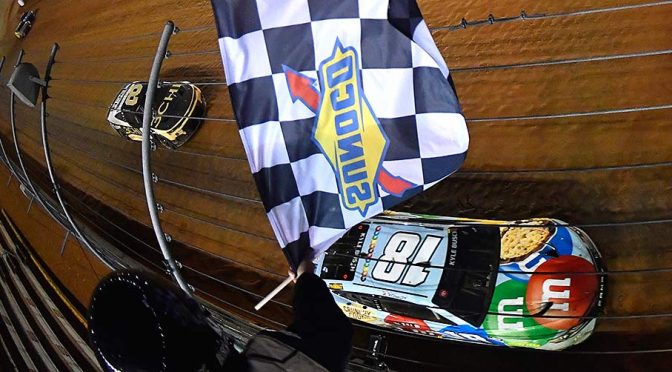 Kyle Busch cashes in on Briscoe-Reddick bump-up on final lap, seals Bristol Dirt win