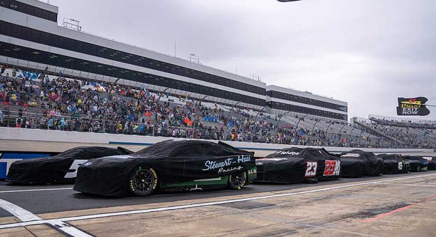 Rain red-flags Cup Series race during Stage 1 at Dover