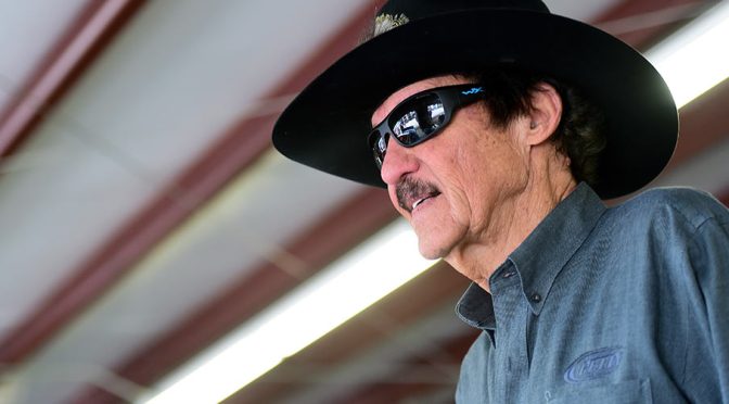Richard Petty, Bobby Labonte, Bill Elliott to join FOX Sports booth at Darlington