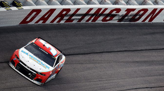 No surprise, Kyle Larson is odds-on favorite to win Goodyear 400