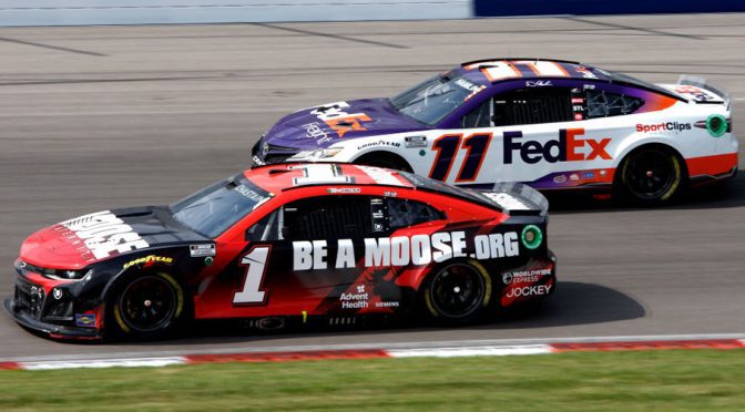 Hamlin, Elliott show displeasure with Ross Chastain after WWT Raceway contact