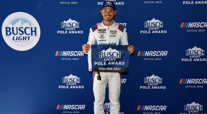 Kyle Larson snags Cup Series pole at Sonoma Raceway