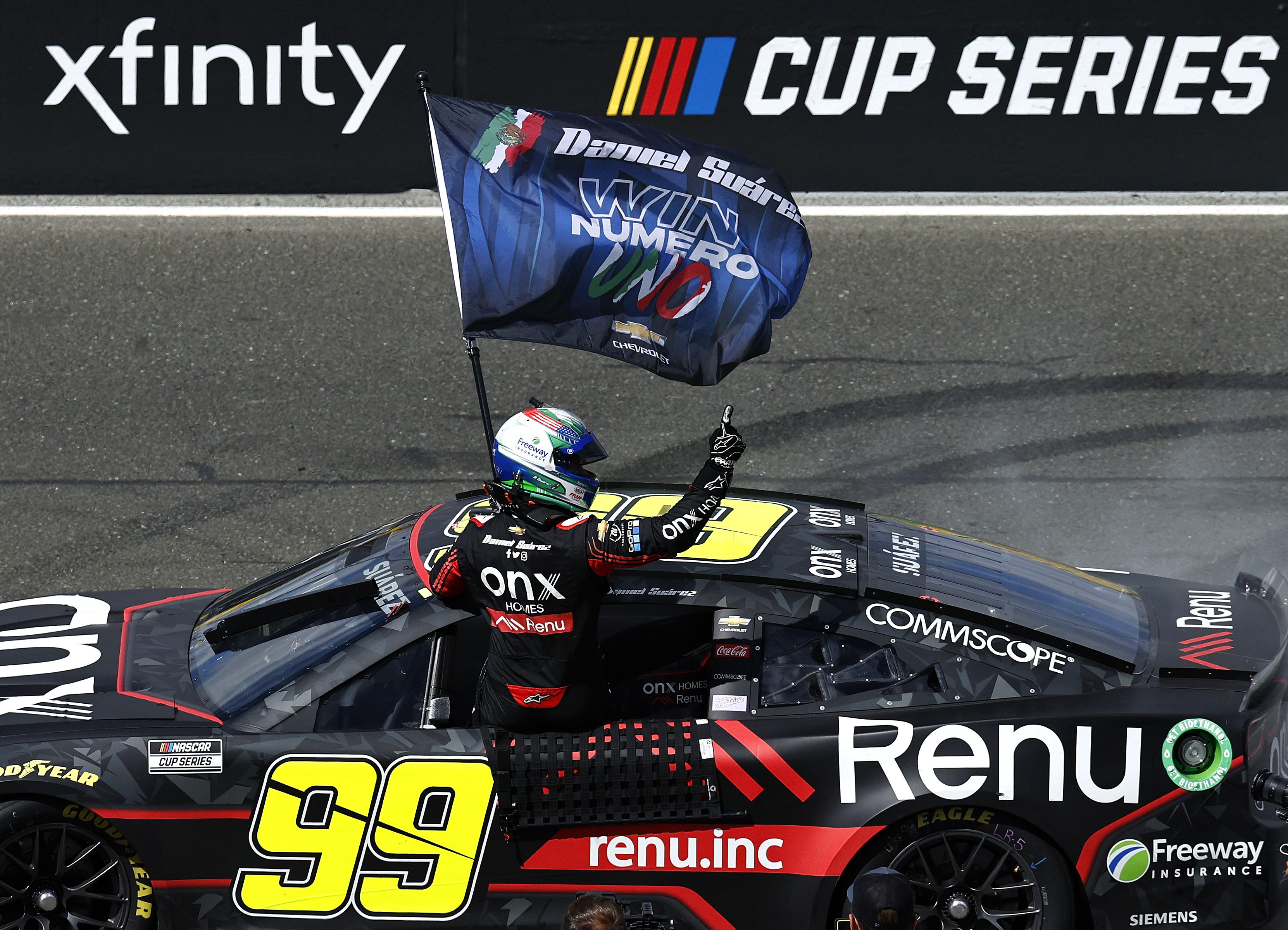 Junior's Band Orchestra - W, image size:3323x2400