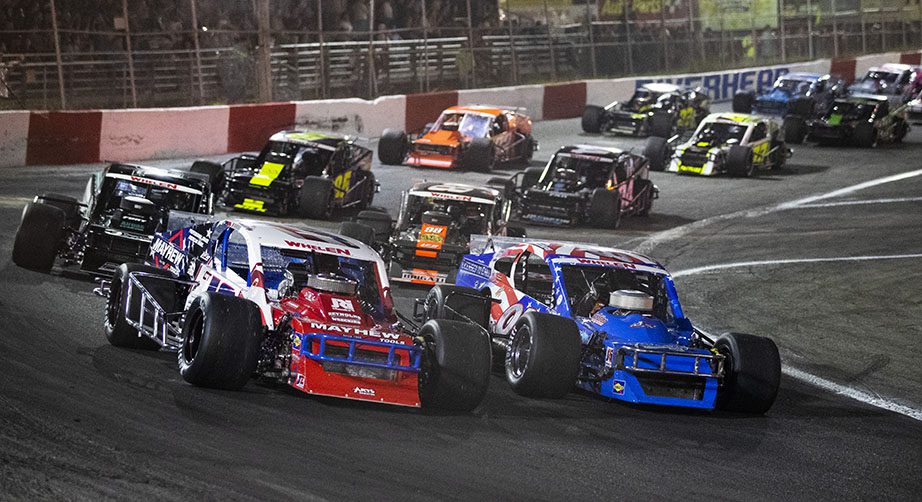 Cars race during the Miller Lite 200 for the Whelen Modified Tour at Riverhead Raceway on September 18, 2021 in Riverhead, New York. (Adam Glanzman/NASCAR)