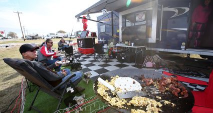 Kid-friendly cooking: Fun and efficient meals for camping at the track