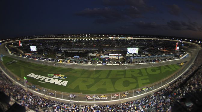 Featured image for What to Watch: 2022 regular-season finale at Daytona