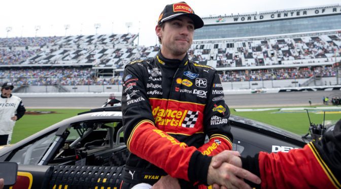 Featured Image for Worth the wait: Ryan Blaney’s claim to final playoff spot foils Truex at Daytona buzzer
