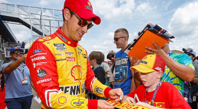 Featured image for Drivers praise ‘Race for the Championship’ ahead of Thursday premiere
