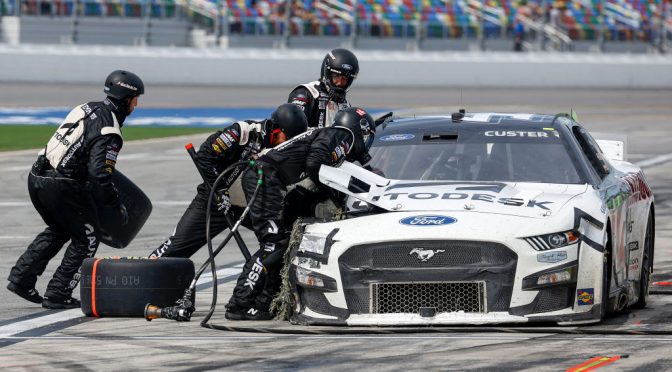 Featured Image for Damaged Vehicle Policy clock increased to 10 minutes for Cup Series Playoffs