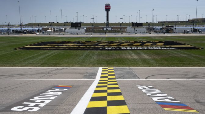 Featured Image for What to Watch: 2022 Kansas Speedway playoff race