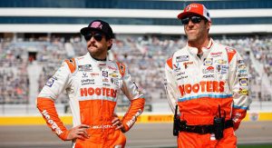 Chase Elliott eyes 'ultimate prize' with Homestead next 2 Chase Elliott and No. 9 crew chief Alan Gustafson stand side by side on the Las Vegas Motor Speedway pre-race grid