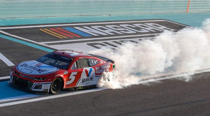 Featured image for Split title? Larson’s Homestead win clinches a championship repeat bid for No. 5 team