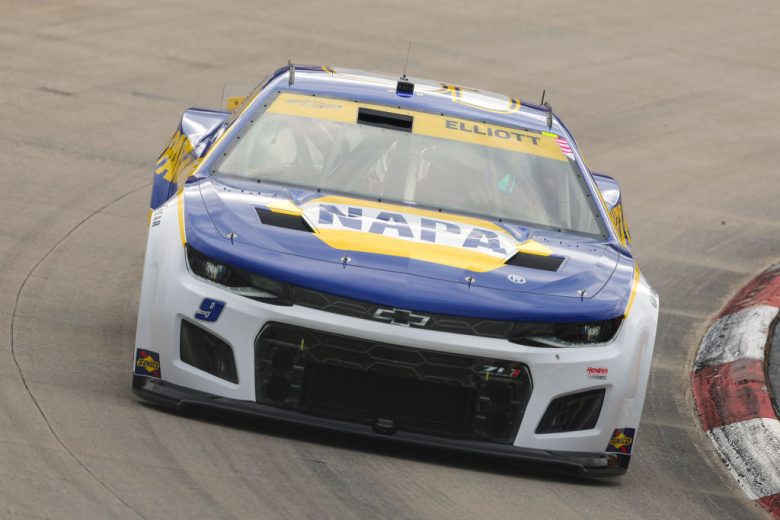 Chase Elliott drives at Martinsville