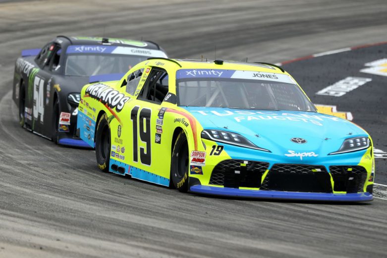 Brandon Jones and Ty Gibbs race