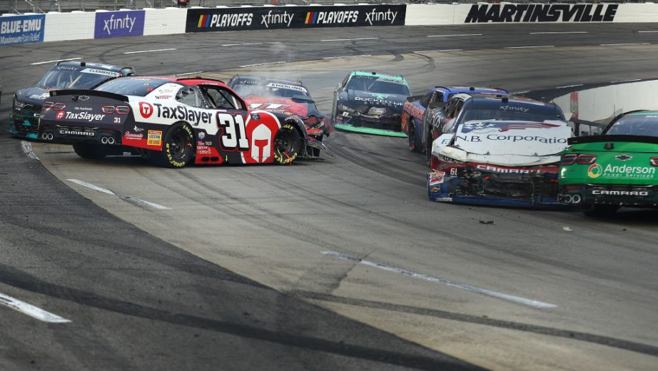 Xfinity cars pileup at Martinsville