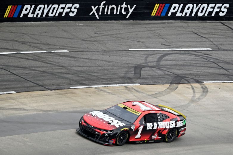 Ross Chastain races at Martinsville